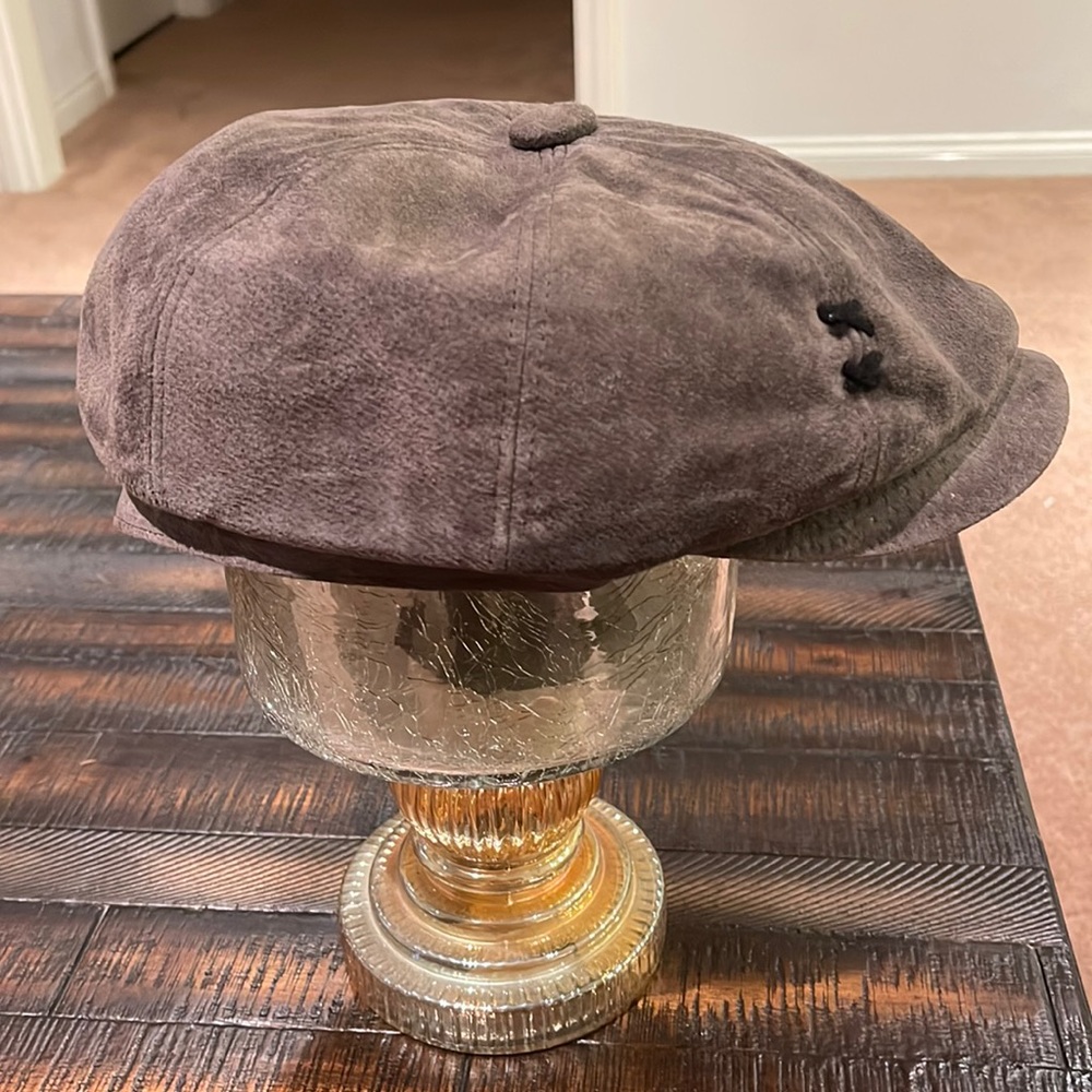 Swede Paperboy hat. Like new, worn a few times.